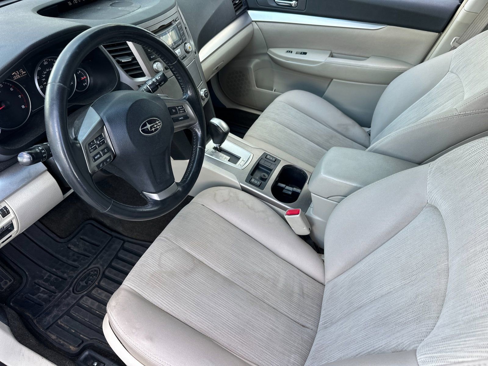 Used 2013 Subaru Outback 2.5i Premium AWD/4WD image 6