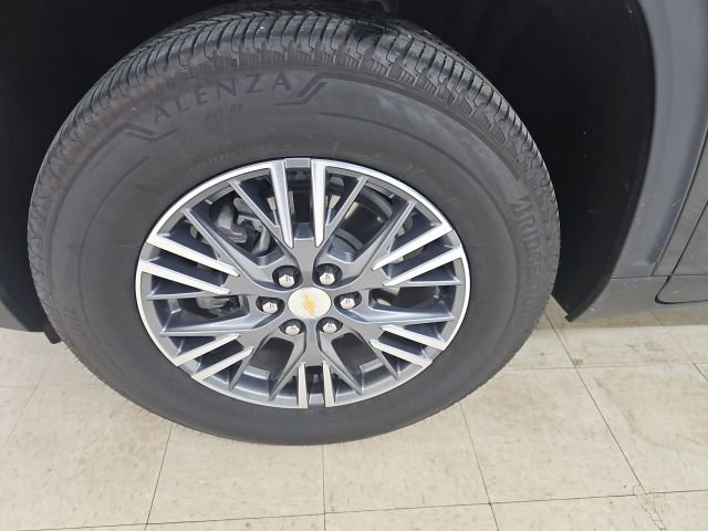 Used 2025 Chevrolet Traverse LT image 24