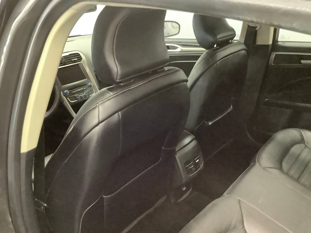 Used 2018 Ford Fusion SE w/ Fusion SE Technology Package image 8