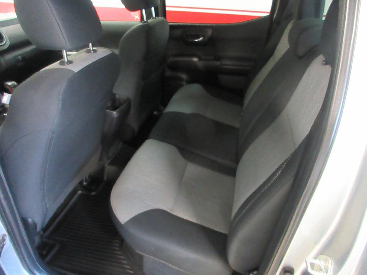 Used 2022 Toyota Tacoma TRD Off-Road AWD/4WD image 20