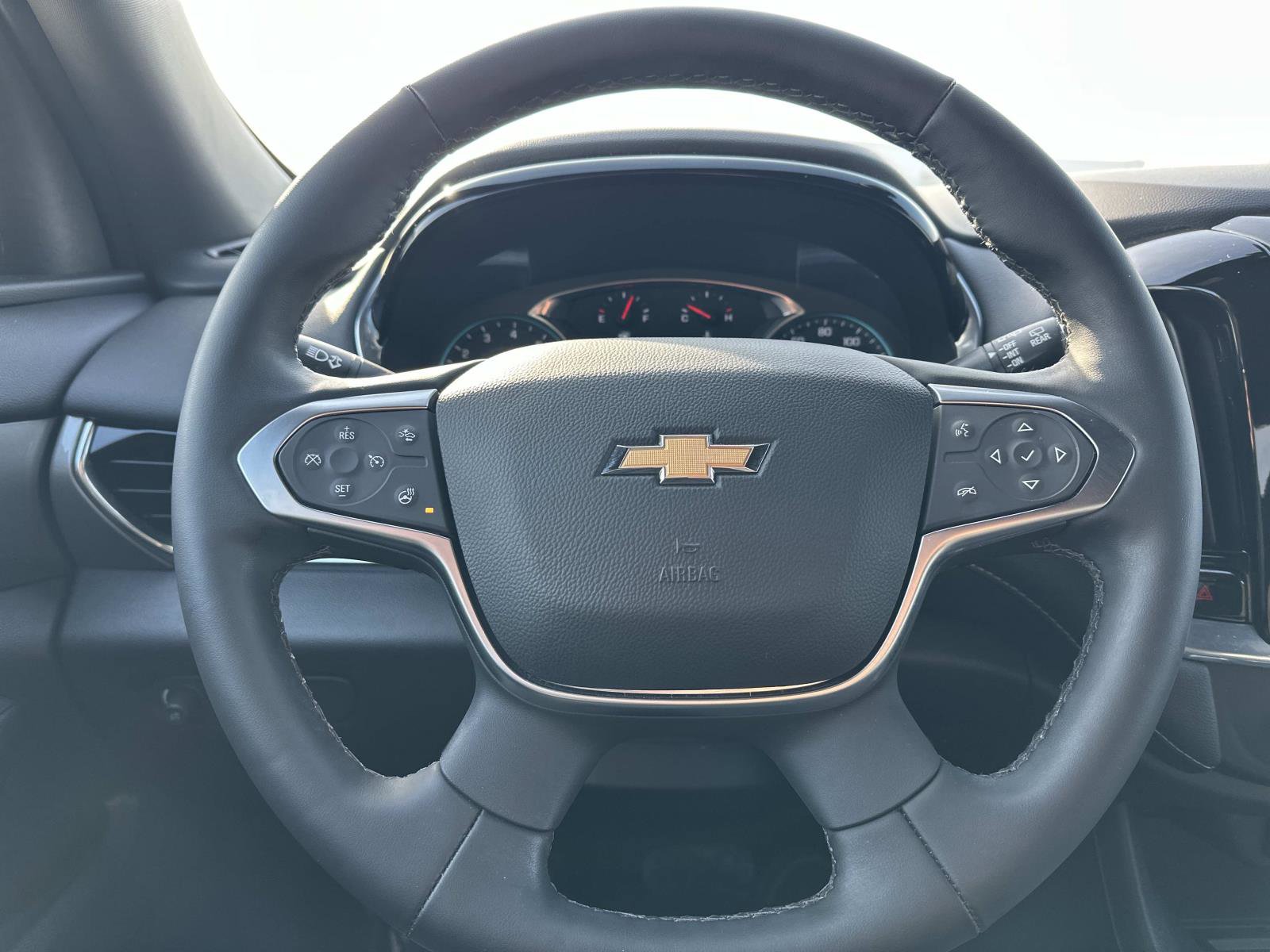 Used 2023 Chevrolet Traverse LT w/ Rear Camera Mirror Package image 20