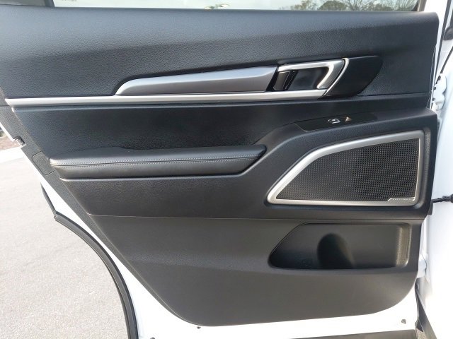 Used 2023 Kia Telluride LX image 23