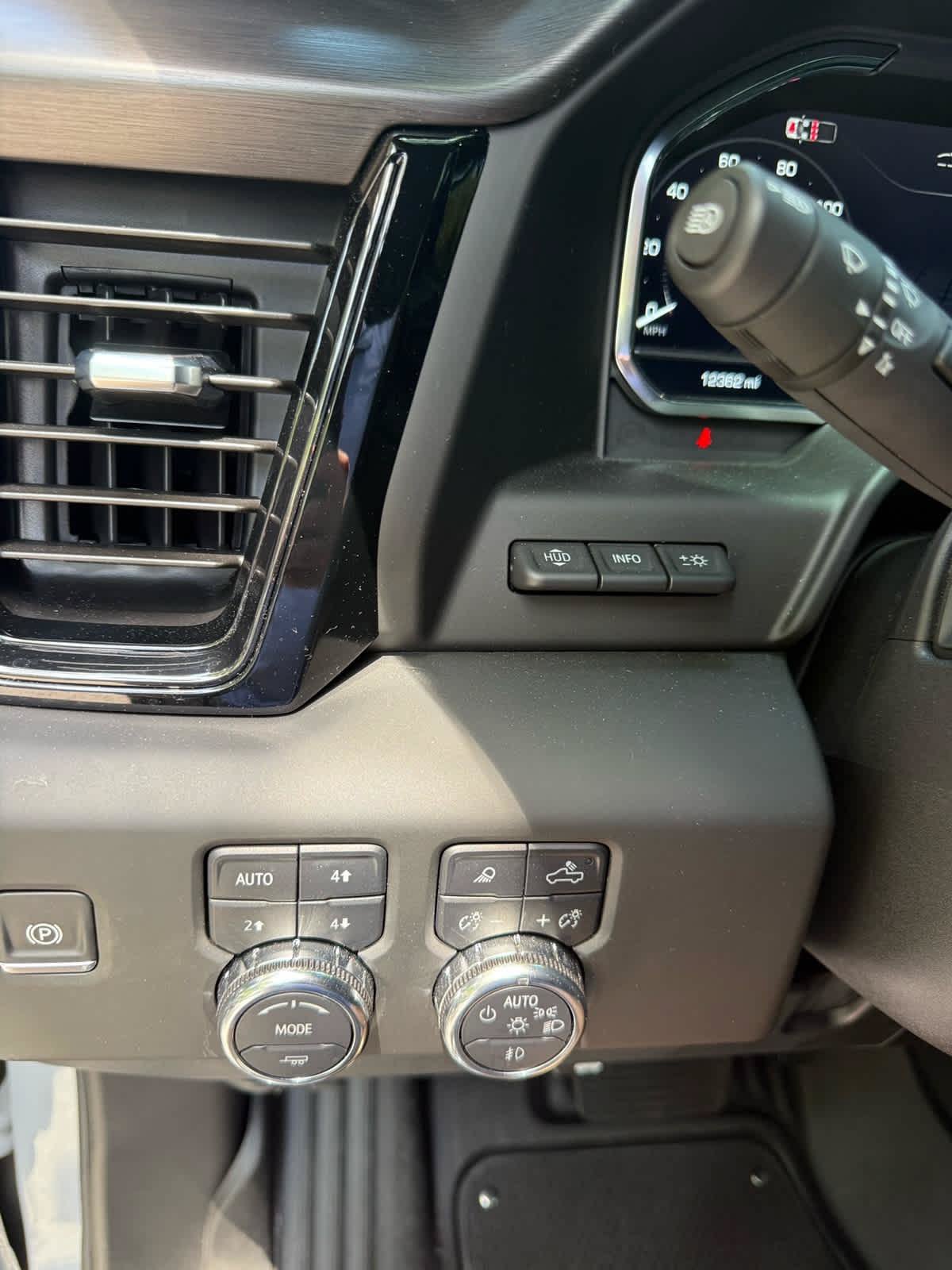 Used 2025 GMC Sierra 2500 AT4 w/ AT4 Premium Plus Package AWD/4WD image 18