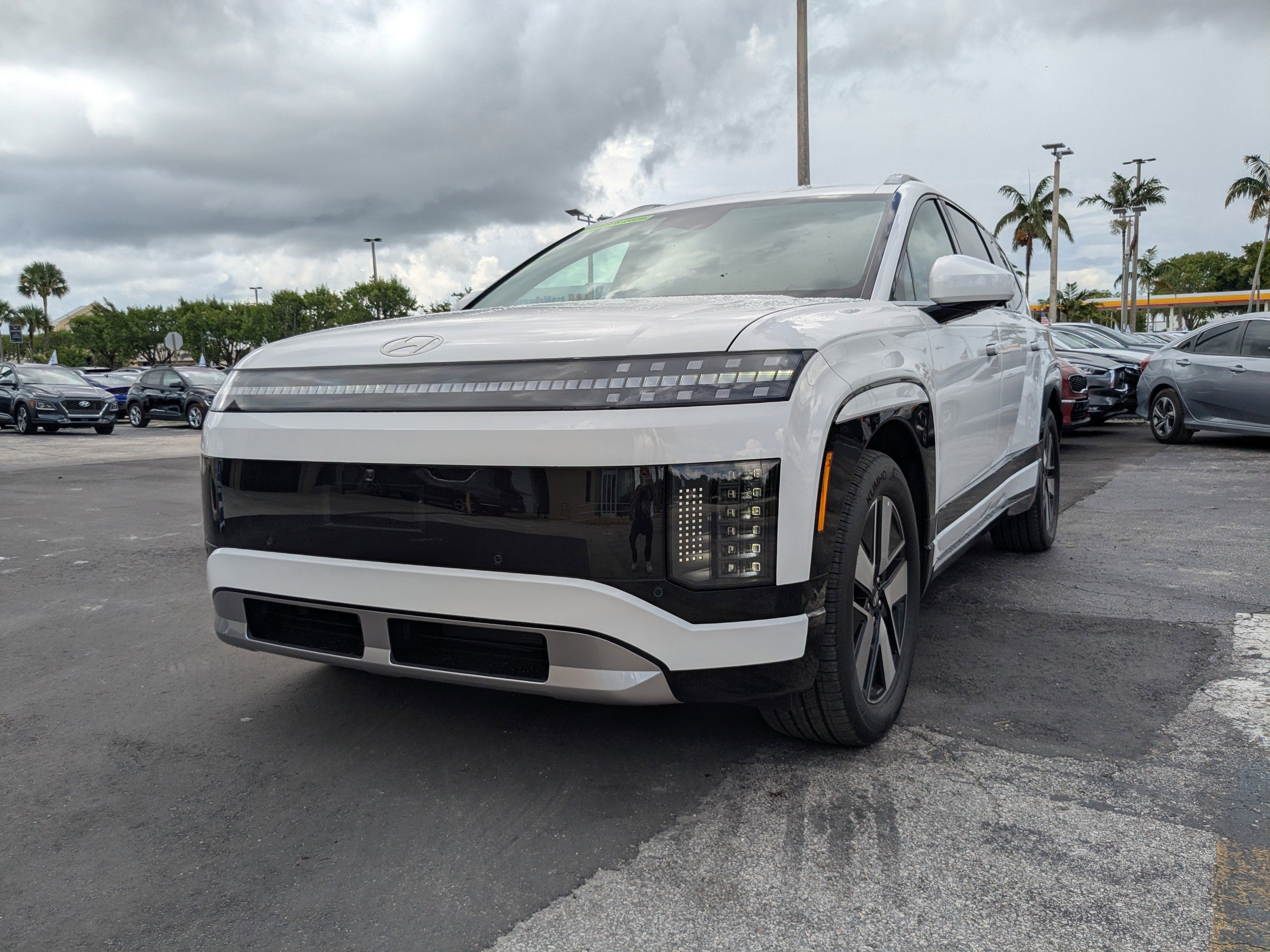 New 2026 Hyundai Ioniq 9 SEL image 8