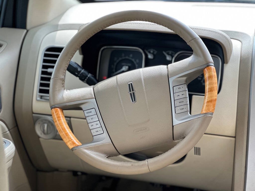 Used 2007 Lincoln MKX AWD image 12