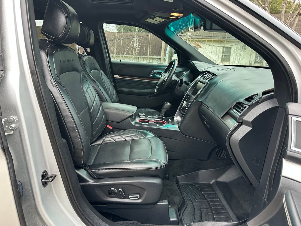 Used 2016 Ford Explorer Platinum image 47