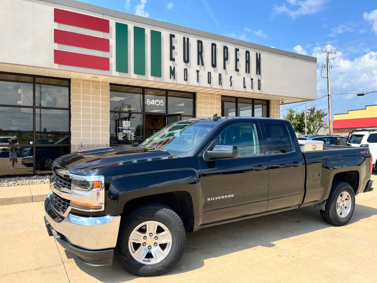 Used 2019 Chevrolet Silverado 1500 LT image 1