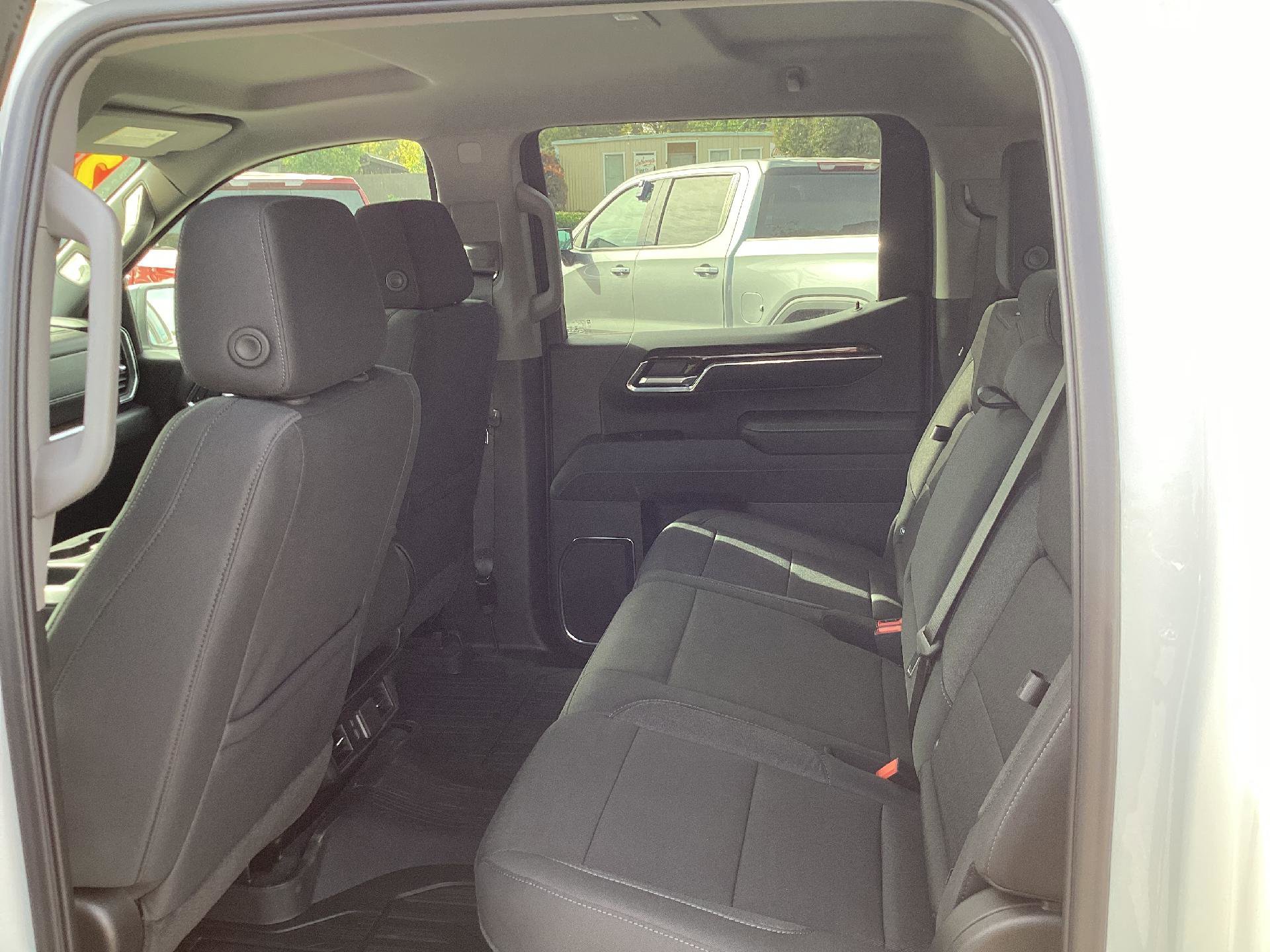 New 2025 GMC Sierra 1500 Elevation image 13