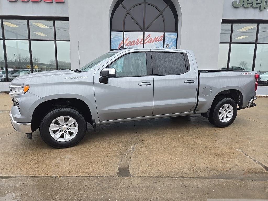 Used 2025 Chevrolet Silverado 1500 LT image 4