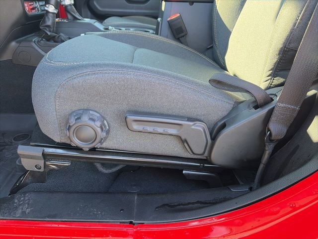 Used 2024 Jeep Wrangler Sport AWD/4WD image 15