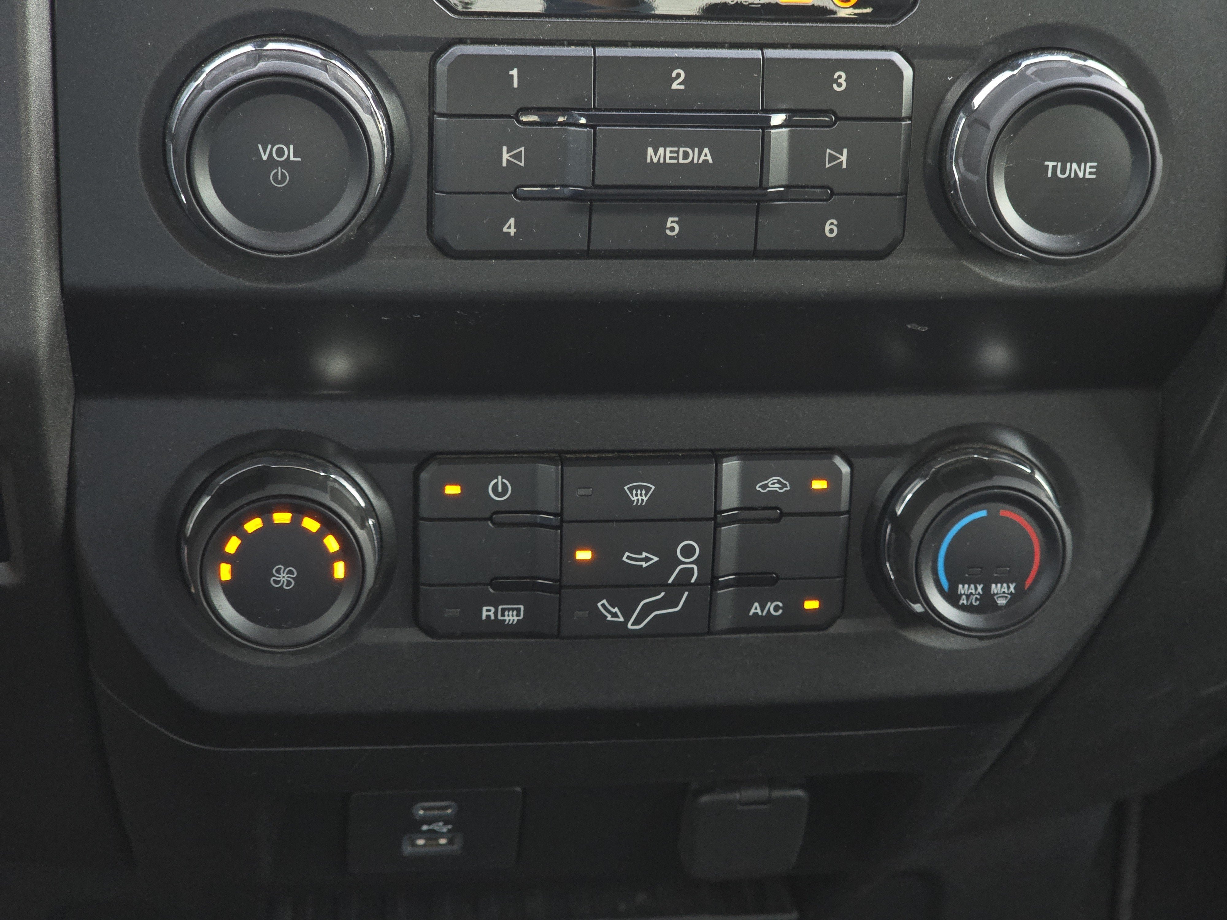 Used 2021 Ford F250 XL w/ STX Appearance Package AWD/4WD image 24