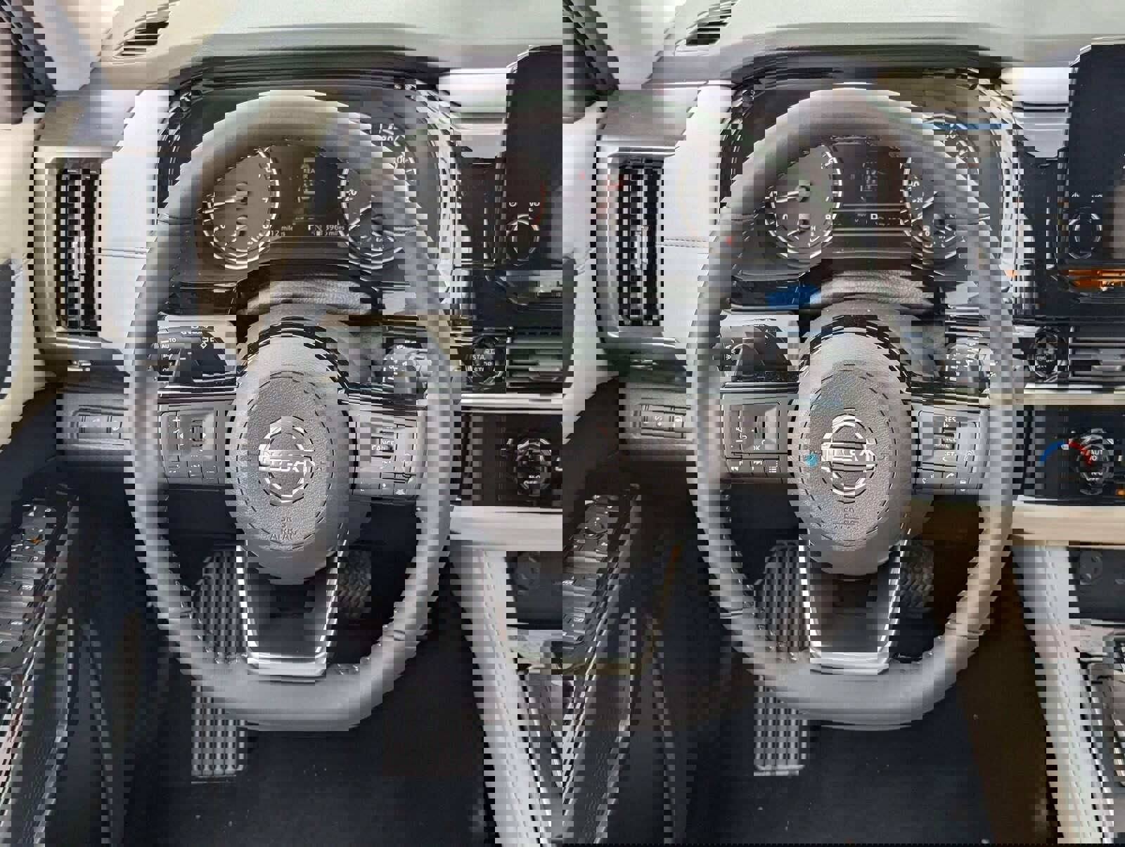 New 2025 Nissan Pathfinder SL image 25