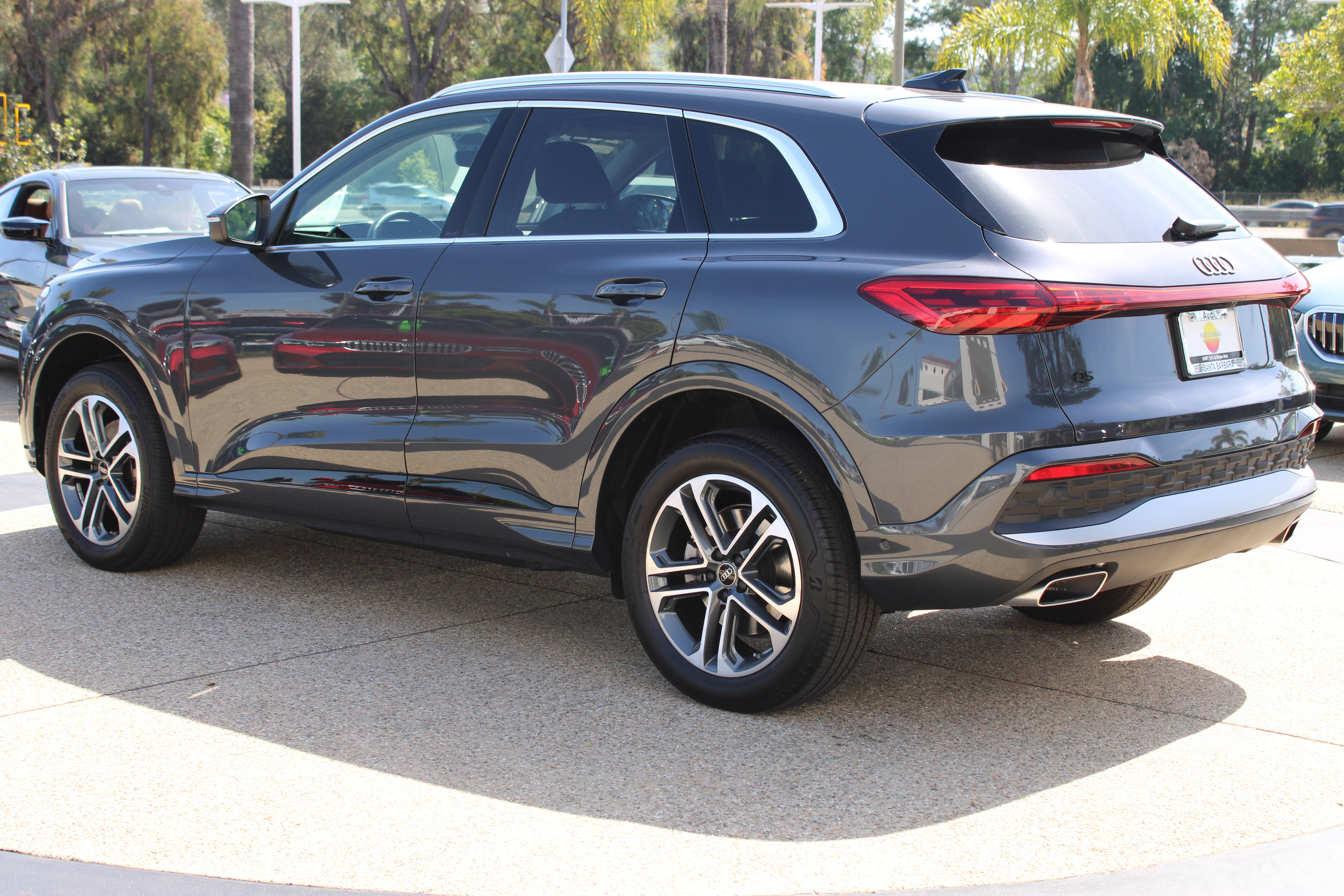 Certified 2025 Audi Q5 Premium w/ Convenience Package image 3