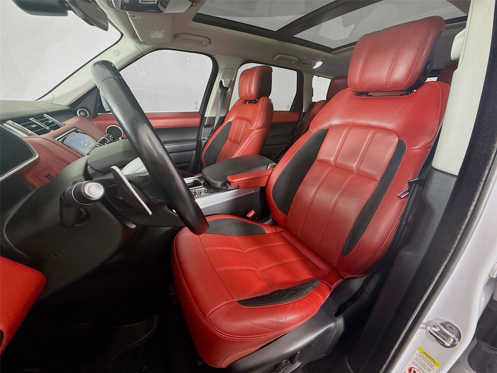 Used 2018 Land Rover Range Rover Sport Supercharged image 2