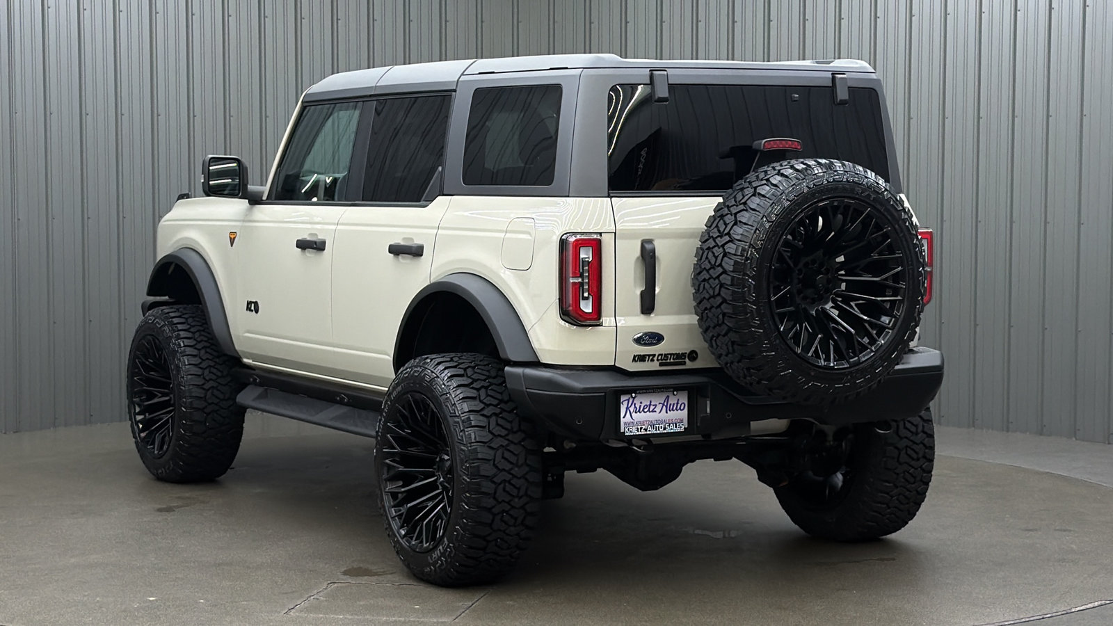 Used 2025 Ford Bronco Badlands AWD/4WD image 3
