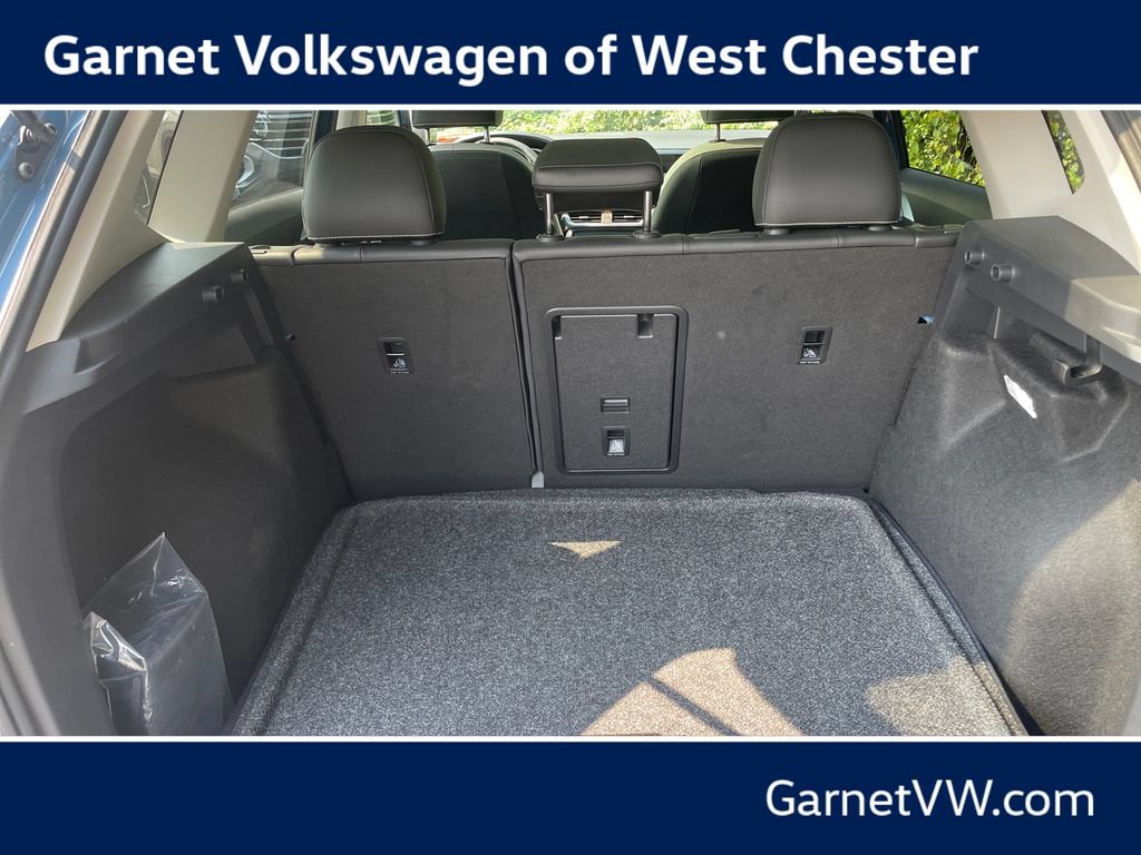 Certified 2025 Volkswagen Taos SE w/ Panoramic Sunroof Package AWD/4WD image 14