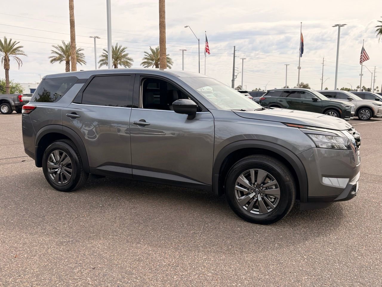 Used 2025 Nissan Pathfinder S AWD/4WD image 8