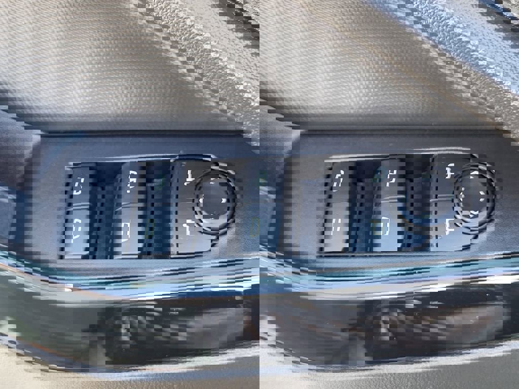 Certified 2025 Chevrolet Equinox LT w/ Convenience Package II FWD image 8