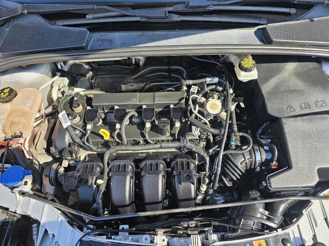 Used 2017 Ford Focus SE w/ Cold Weather Package image 17