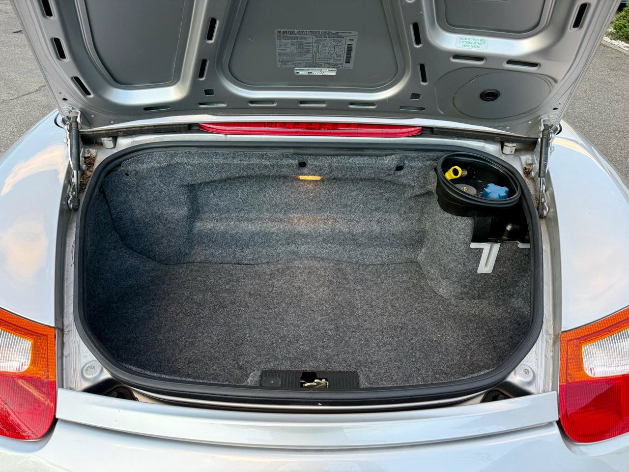 Used 1998 Porsche Boxster RWD image 18