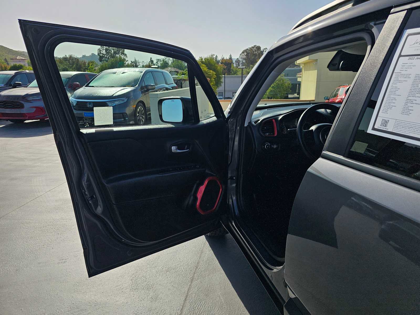 Used 2022 Jeep Renegade Trailhawk AWD/4WD image 19