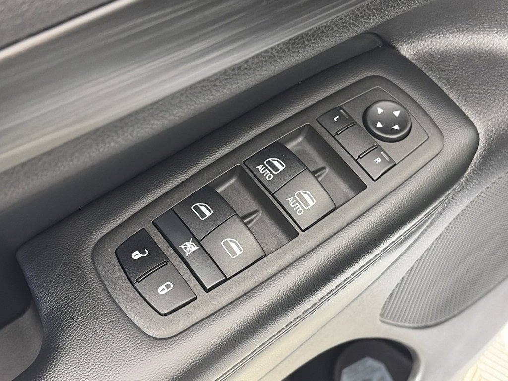 Used 2022 Jeep Grand Cherokee Laredo X image 26