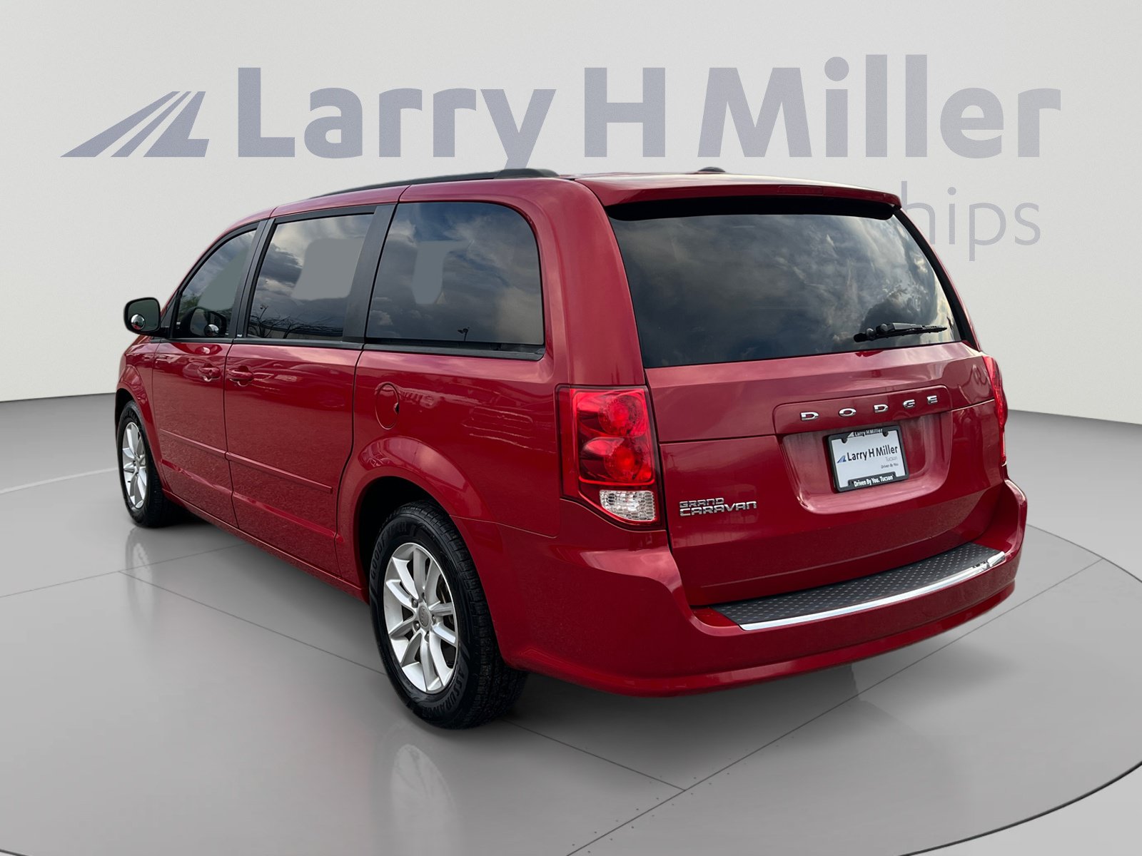 Used 2013 Dodge Grand Caravan SXT FWD image 3