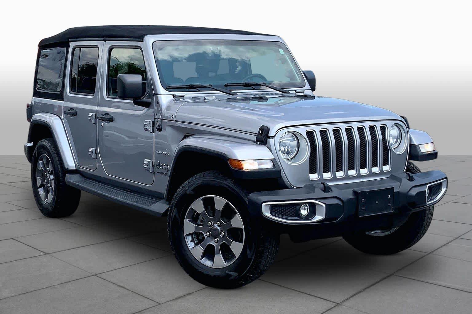 Used 2018 Jeep Wrangler Unlimited Sahara w/ Dual Top Group AWD/4WD image 3