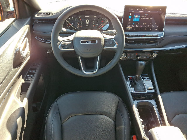 Used 2026 Jeep Compass Limited AWD/4WD image 3