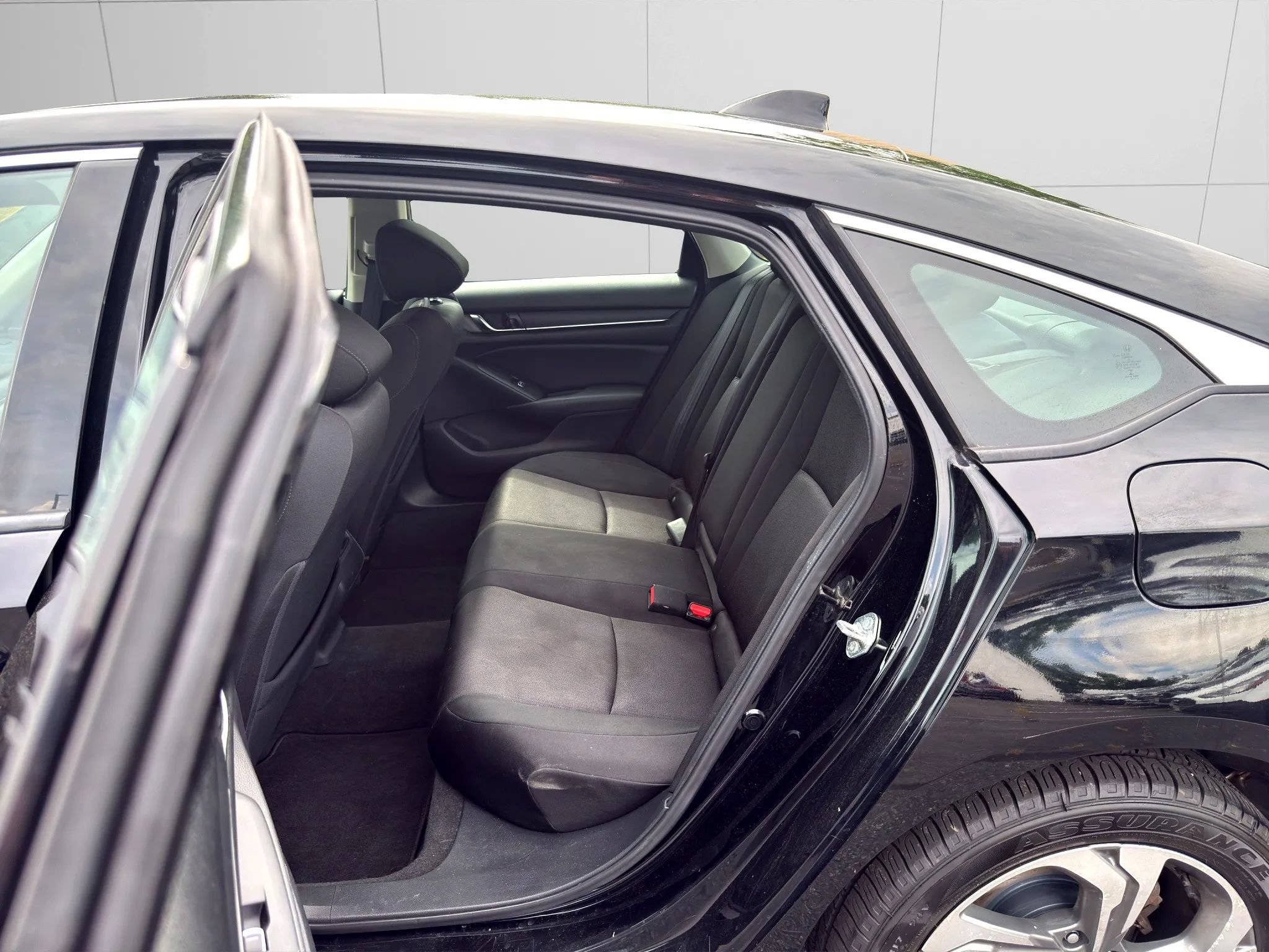 Used 2018 Honda Accord EX image 14