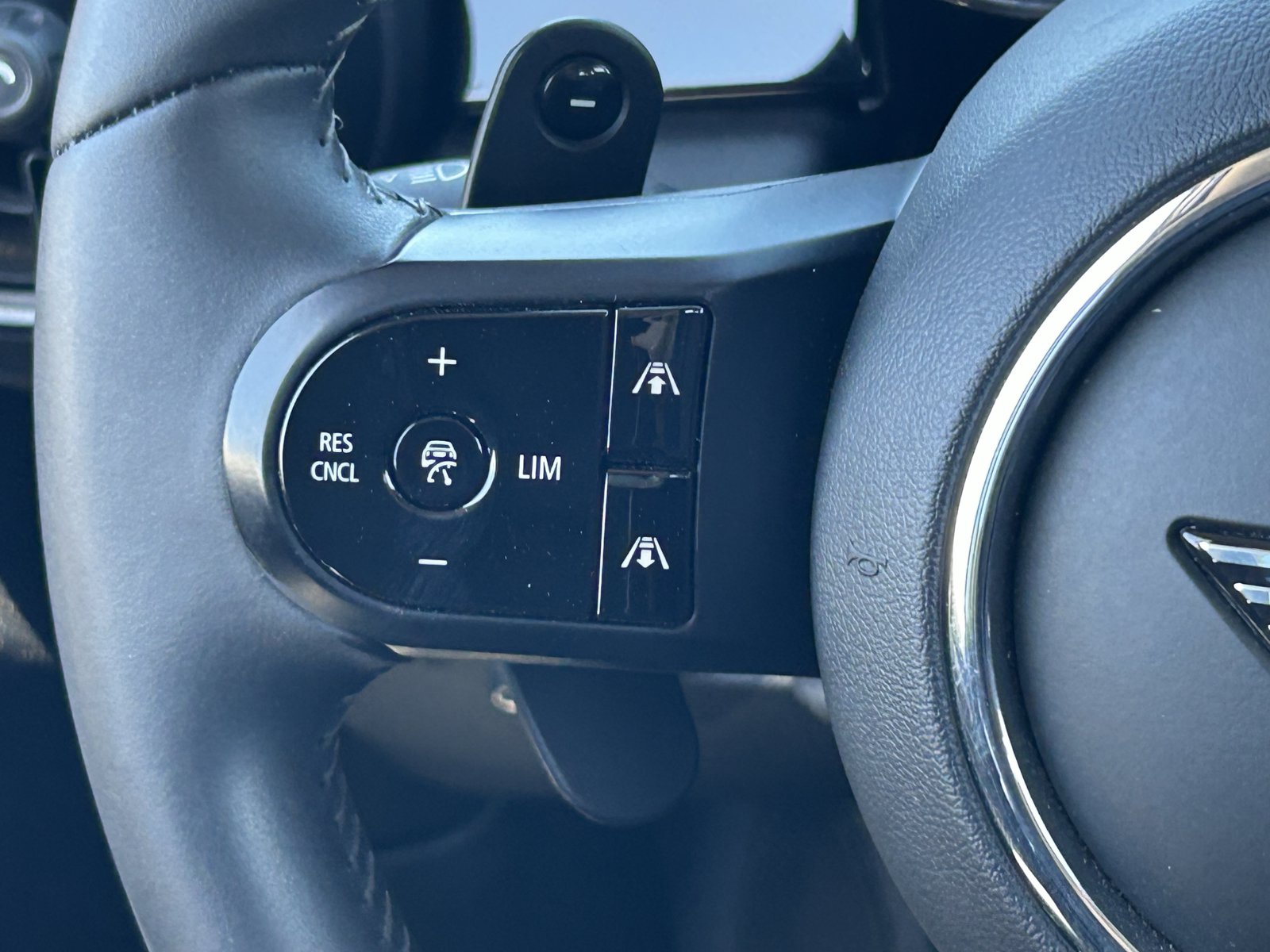 Used 2022 MINI Cooper S w/ Driver Assistance Package FWD image 22