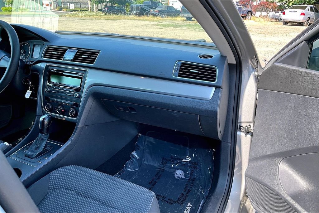 Used 2013 Volkswagen Passat 2.5 S FWD image 19
