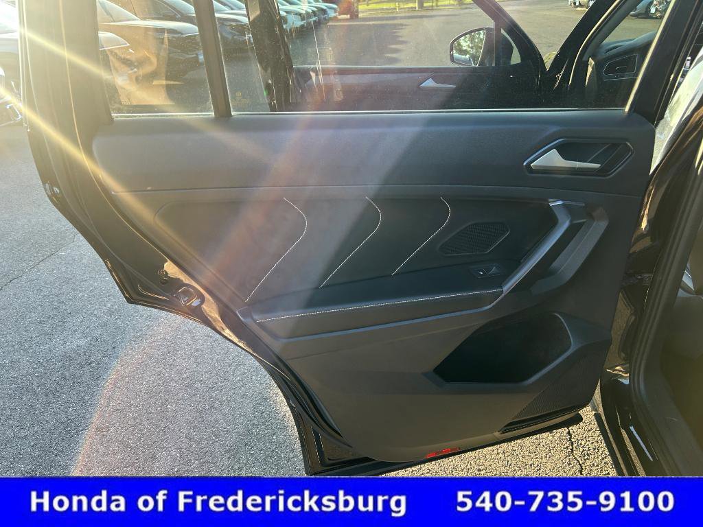 Used 2022 Volkswagen Tiguan SE FWD image 11