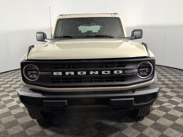 New 2025 Ford Bronco 4-Door image 2