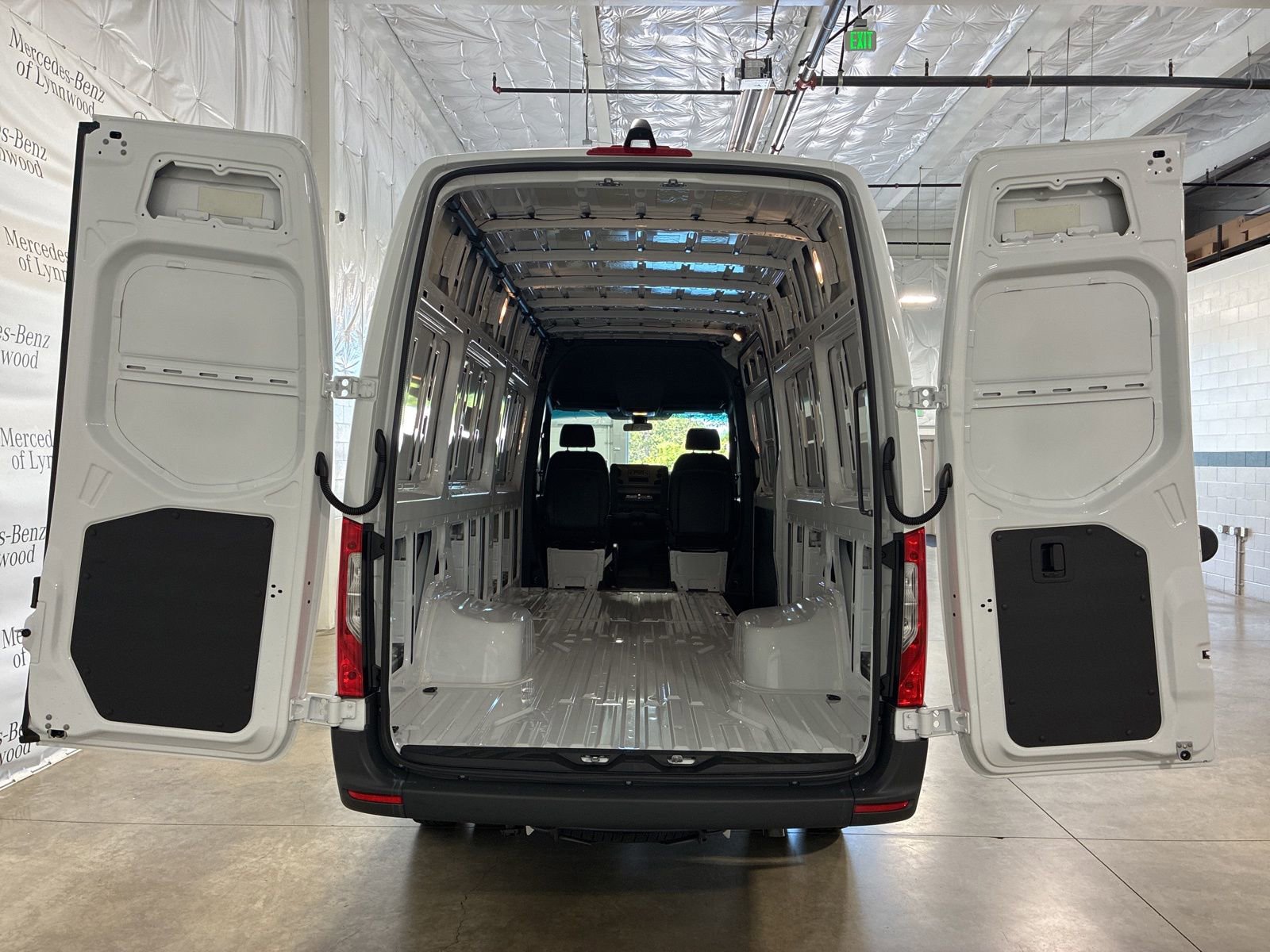 New 2025 Mercedes-Benz Sprinter 4500 image 8