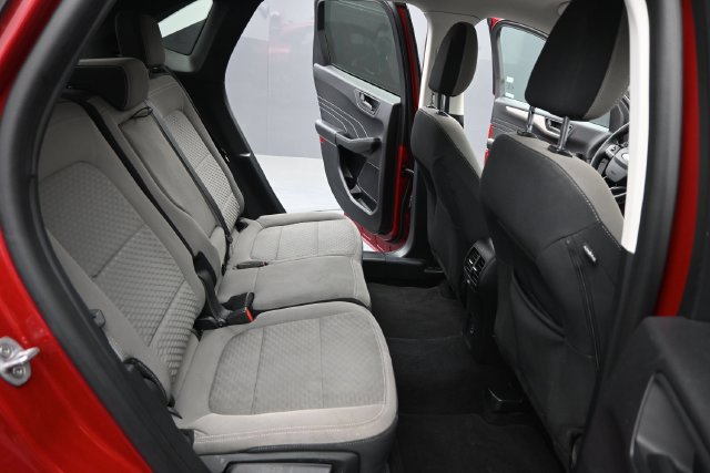 Used 2022 Ford Escape SE w/ SE Sport Appearance Package FWD image 21