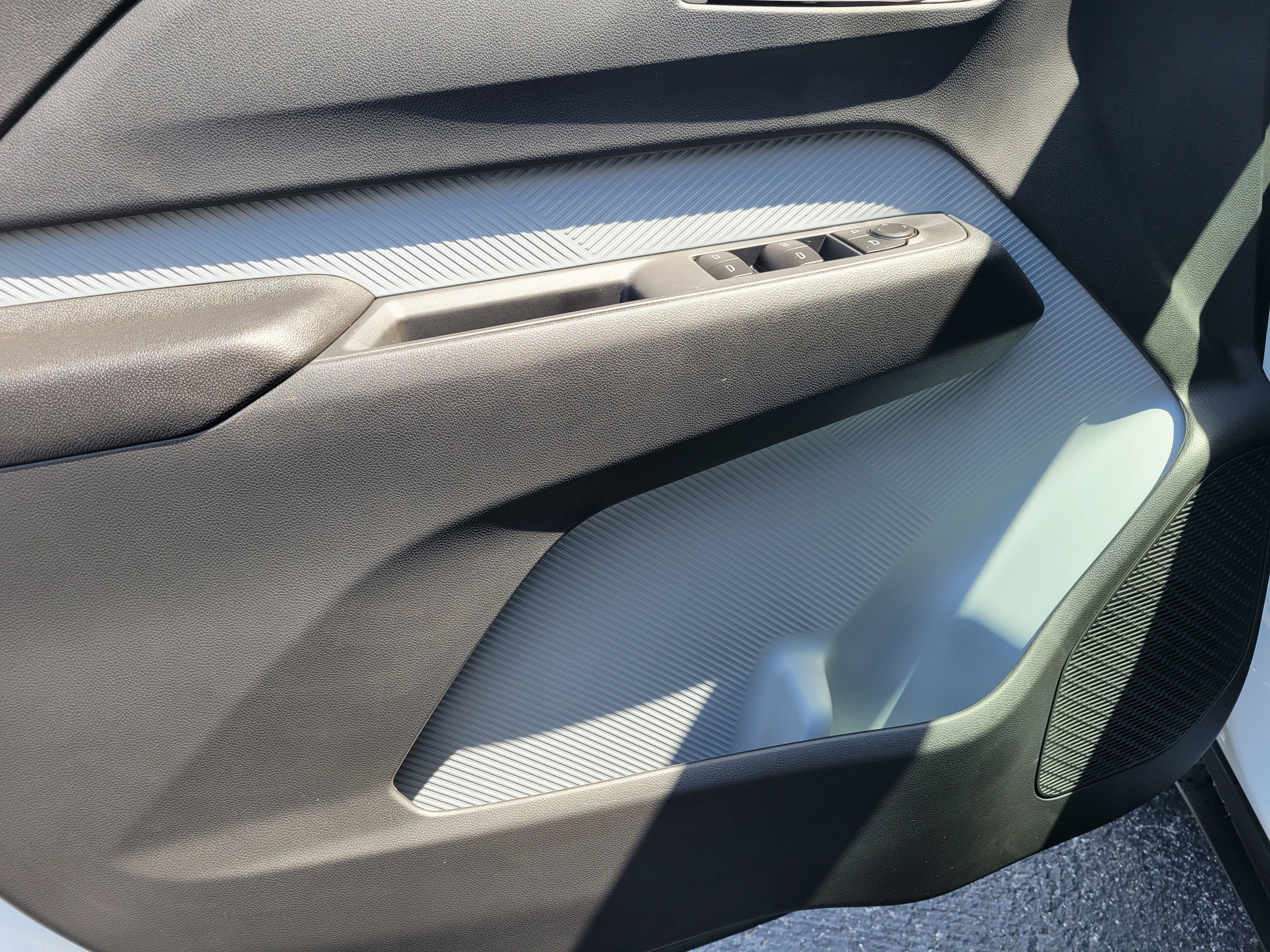 New 2027 Chevrolet Bolt LT FWD image 25