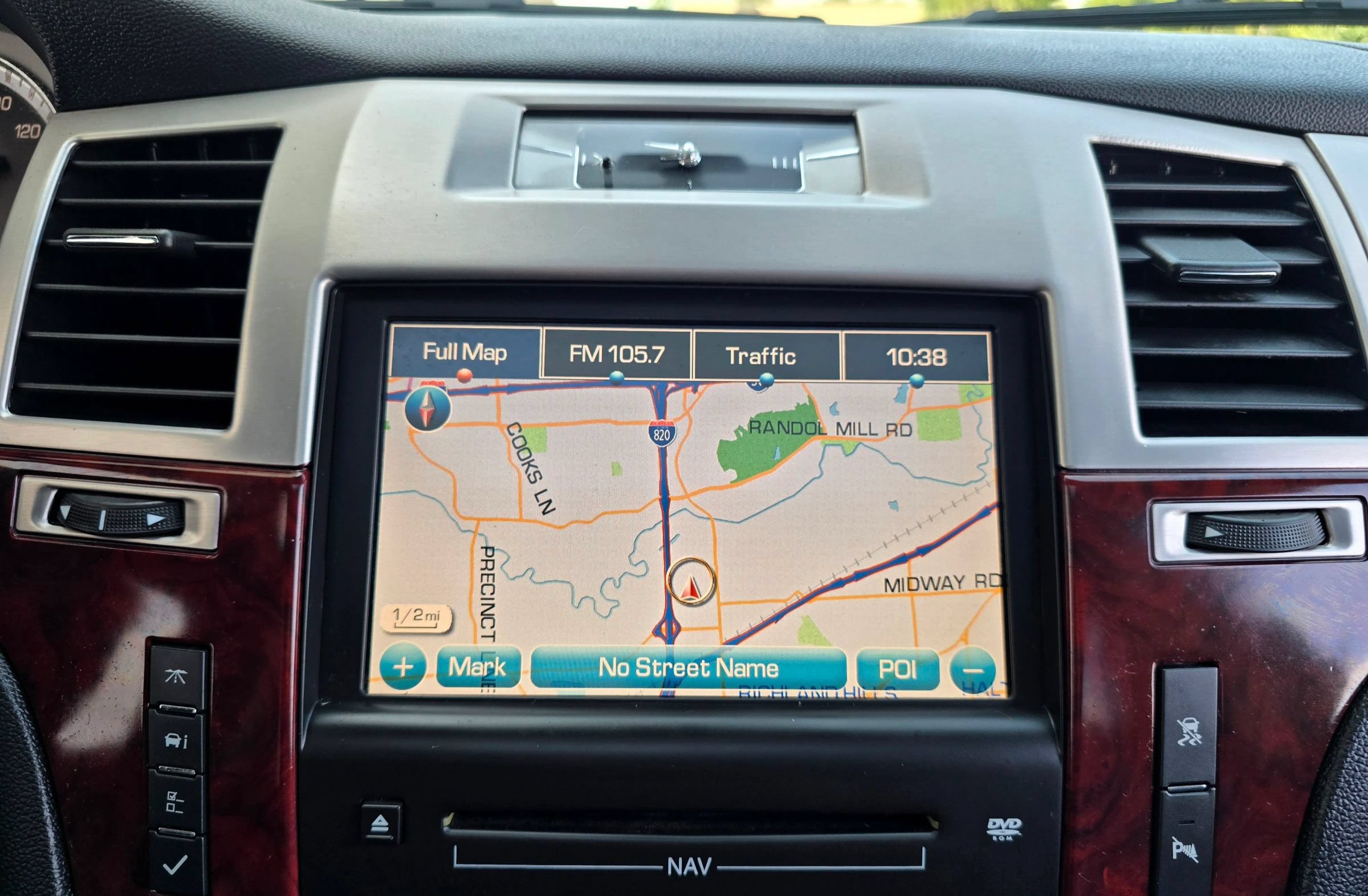 Used 2010 Cadillac Escalade EXT Luxury AWD/4WD image 32