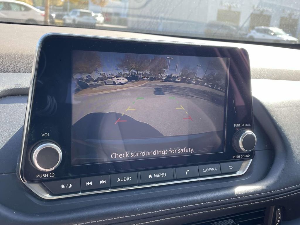 Used 2023 Nissan Rogue S AWD/4WD image 25