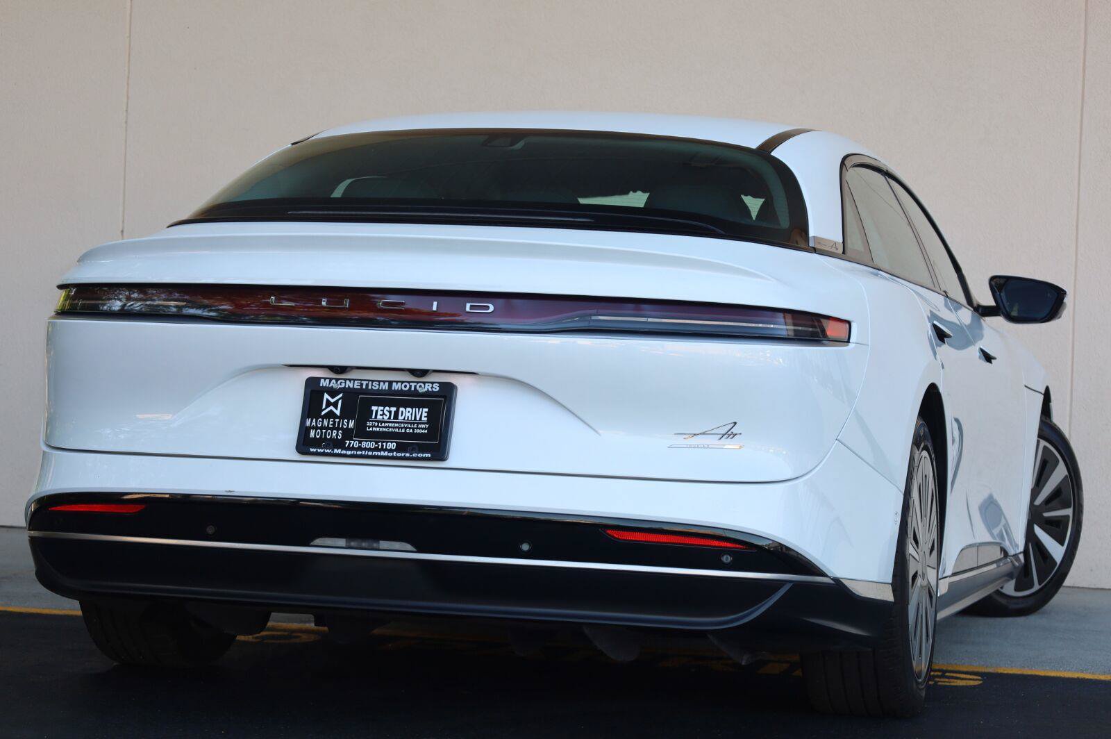Used 2025 Lucid Air Touring AWD/4WD image 9