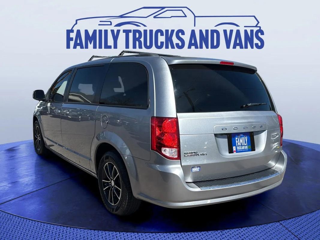 Used 2018 Dodge Grand Caravan GT image 3