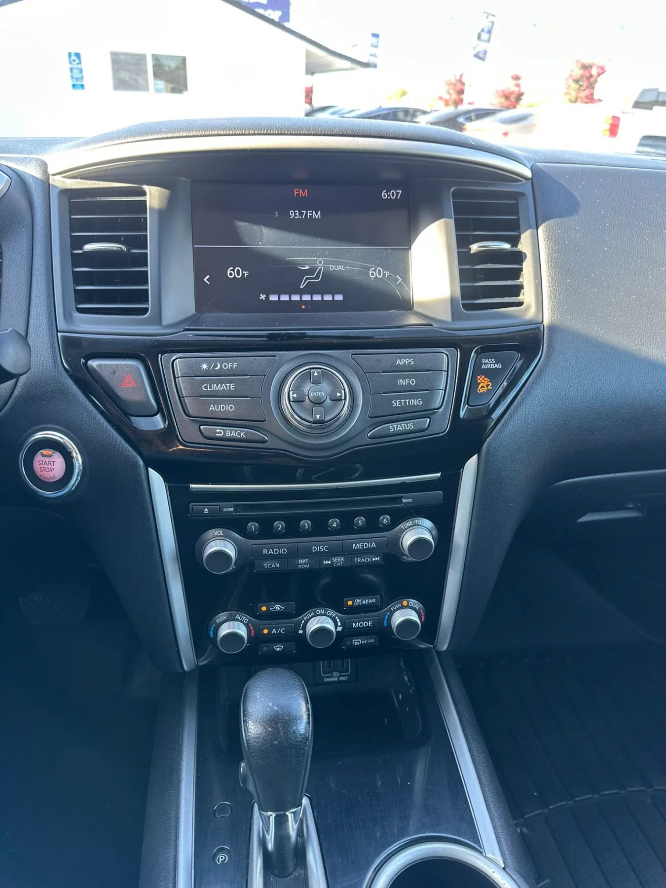 Used 2018 Nissan Pathfinder SV AWD/4WD image 25