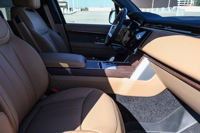 New 2025 Land Rover Range Rover SE image 12
