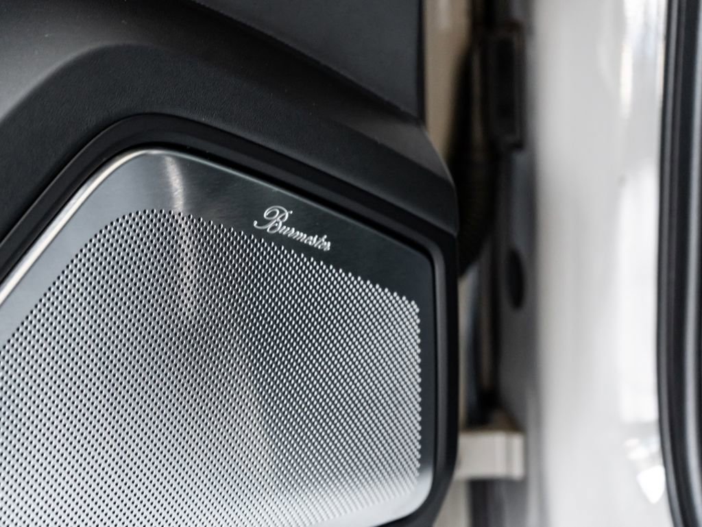 Certified 2025 Porsche Cayenne Turbo image 15