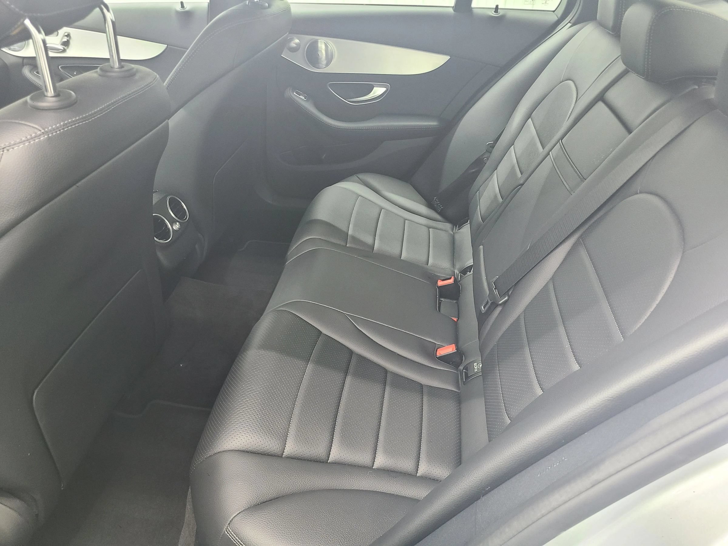 Used 2018 Mercedes-Benz C 300 4MATIC Sedan image 38