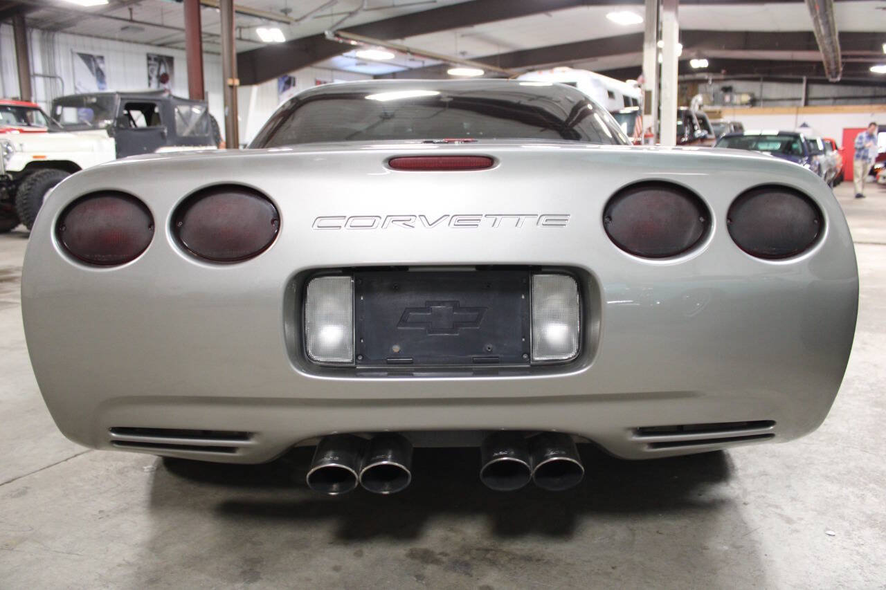 Used 2001 Chevrolet Corvette Coupe w/ Preferred Equipment Group2 RWD image 5