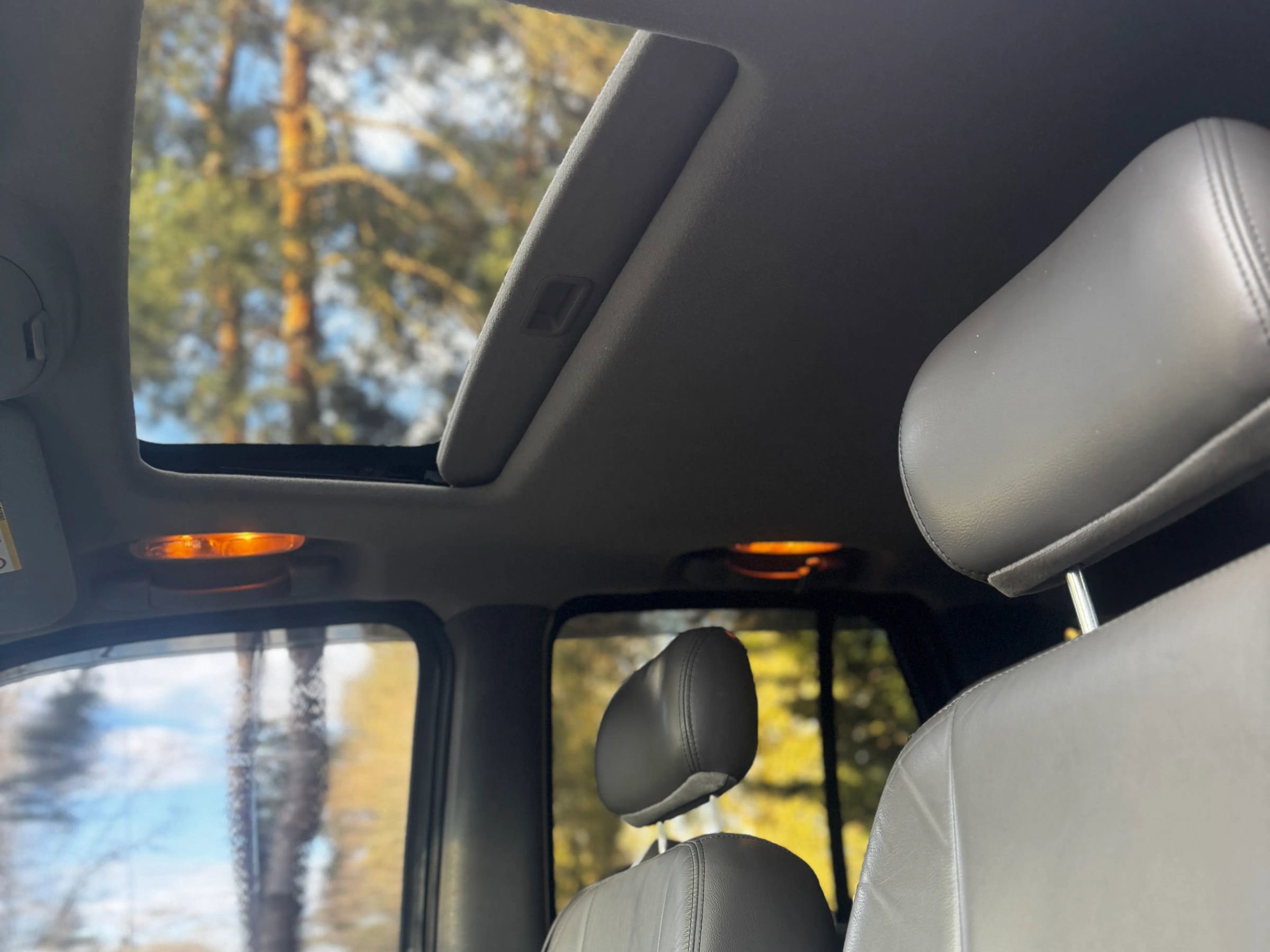 Used 2002 Chevrolet TrailBlazer LTZ image 12