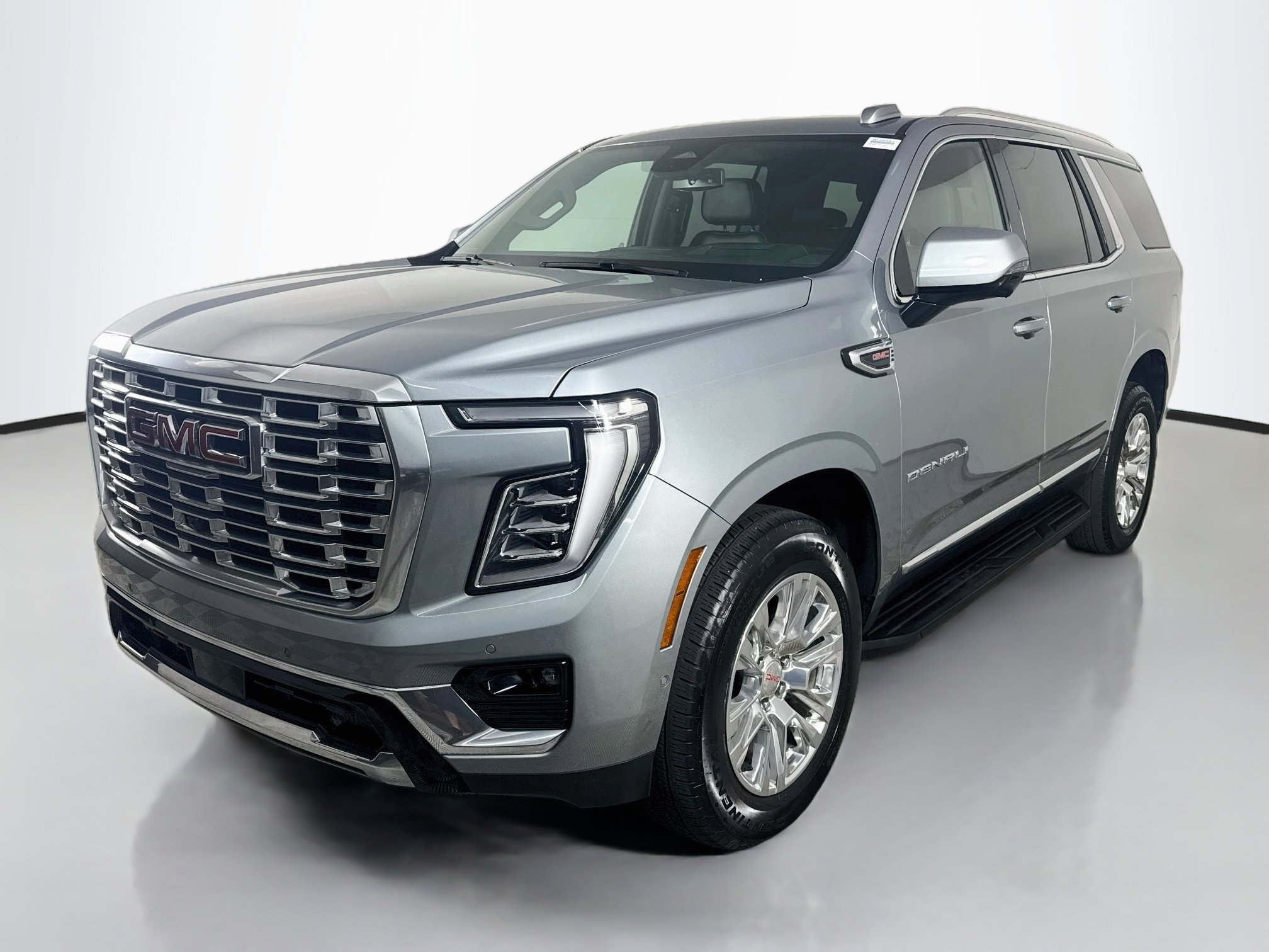 Used 2025 GMC Yukon Denali RWD image 4