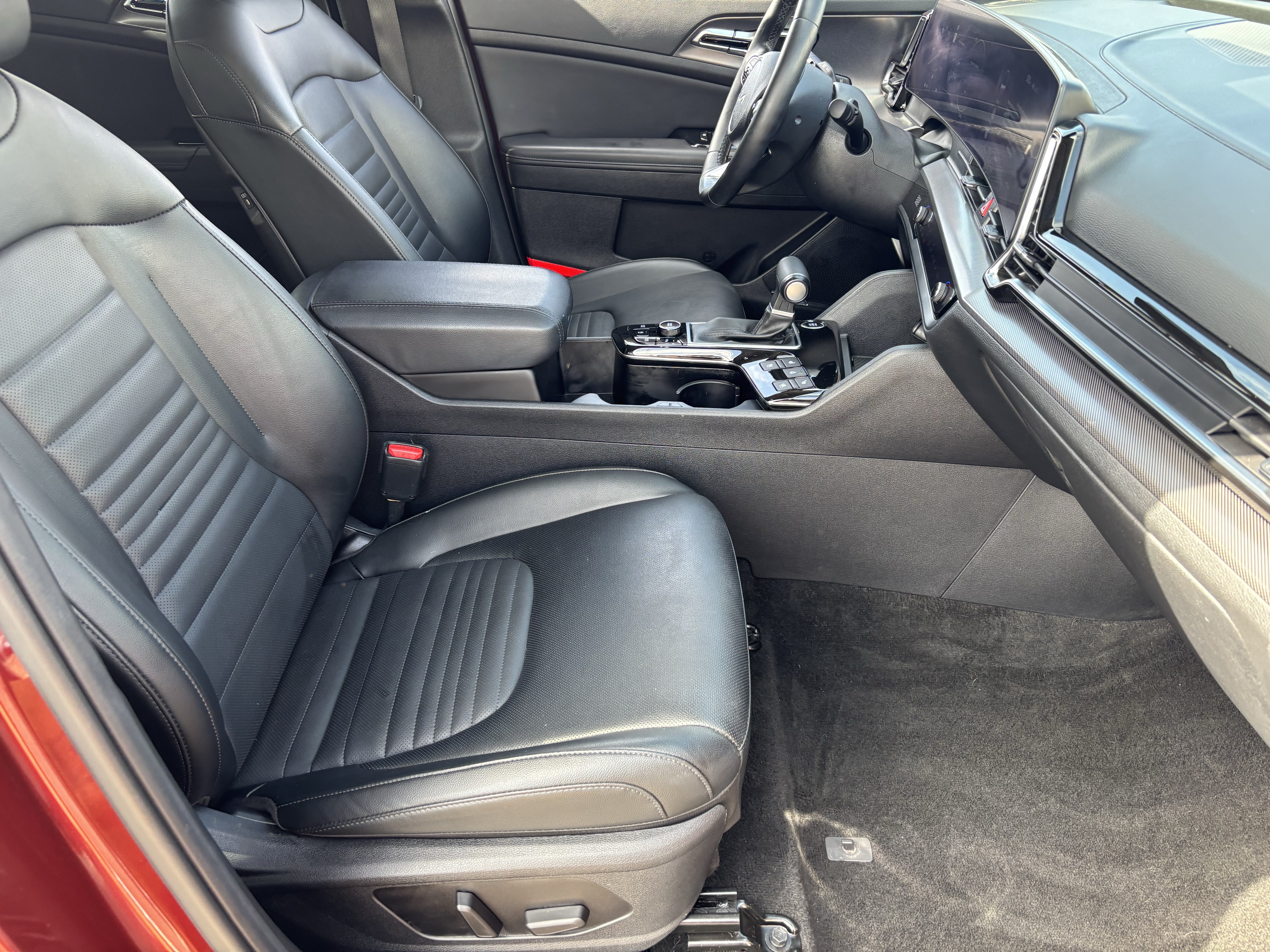 Certified 2024 Kia Sportage SX FWD image 9