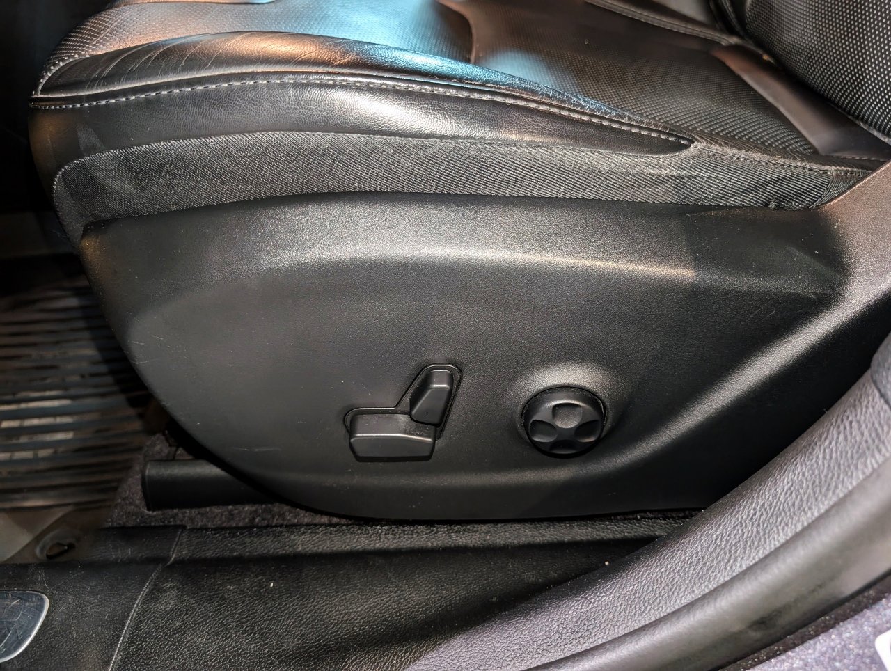 Used 2019 Jeep Cherokee Limited w/ Trailer Tow Group image 15